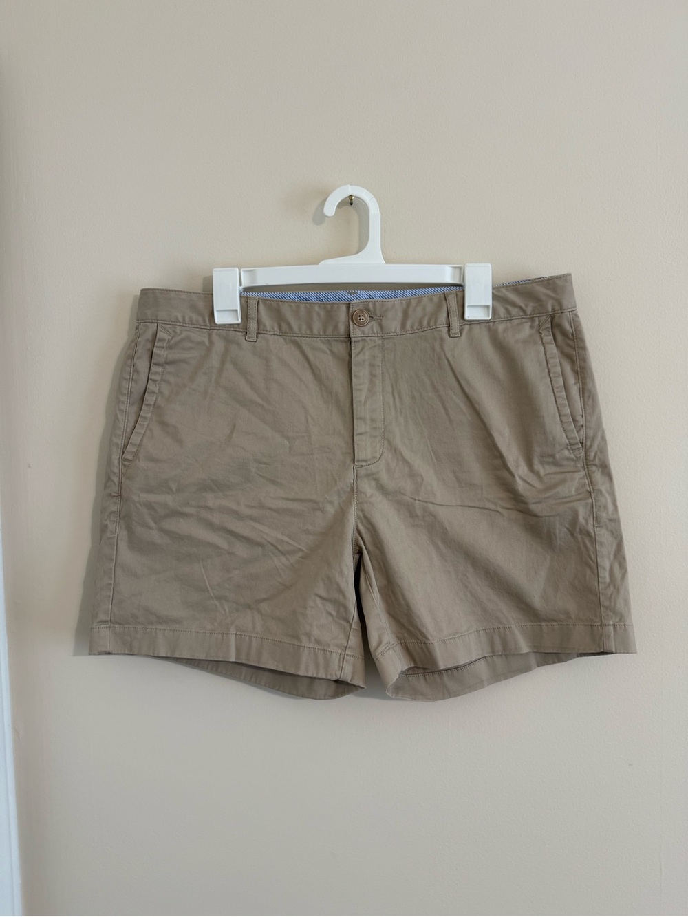 L.L. Bean Women's 16 Khaki Shorts Favorite Fit 5.5” inseam